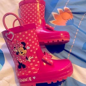 Minnie Mouse rain boots